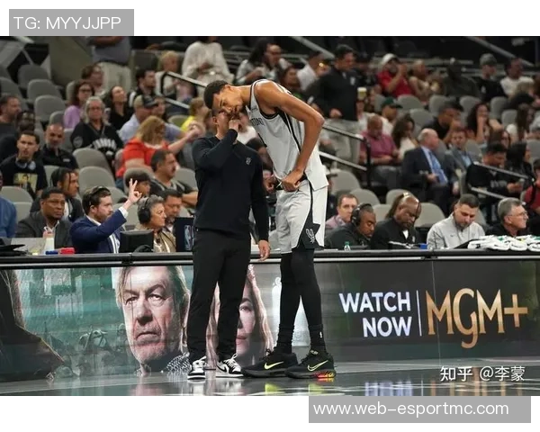 米奇约翰逊赞文班身体健康重返球场令人振奋 米奇约翰逊赞文班身体健康重返球场令人振奋